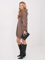 Ciemnobeżowa dresowa sukienka basic z kieszeniami 