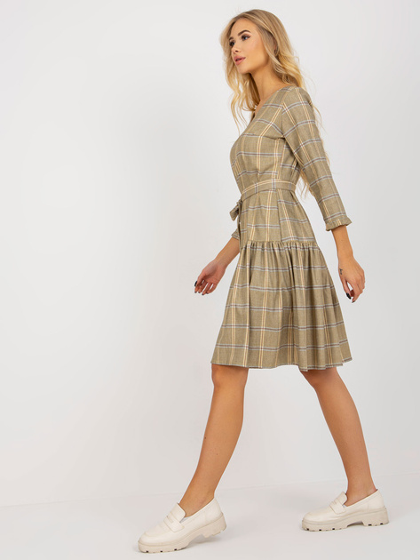 Hurtownia Jasnożółta elegancka sukienka z falbaną w kratę