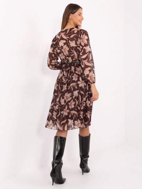 Brązowa rozkloszowana sukienka z paskiem