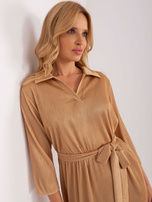 Hurt Camelowa midi sukienka koktajlowa z rękawem 3/4