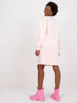 Jasnoróżowa sukienka z kieszeniami Carrara