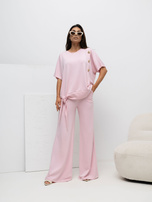 Jasnoróżowy damski komplet z ozdobnym wiązaniem 