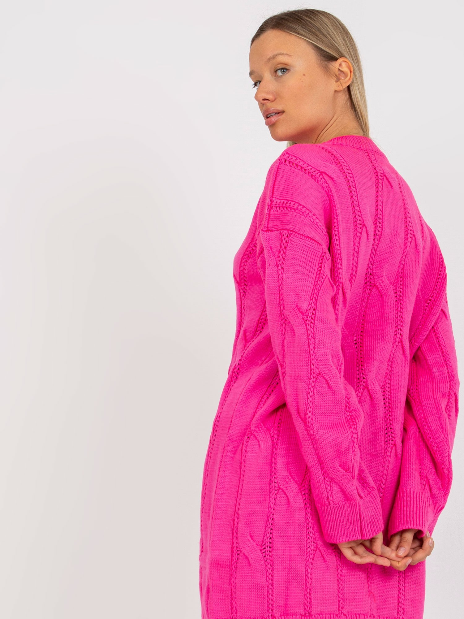 Fluo różowa mini sukienka dzianinowa w warkocze RUE PARIS