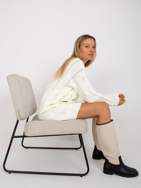 Hurtownia Ecru mini sukienka dzianinowa ze stójką RUE PARIS