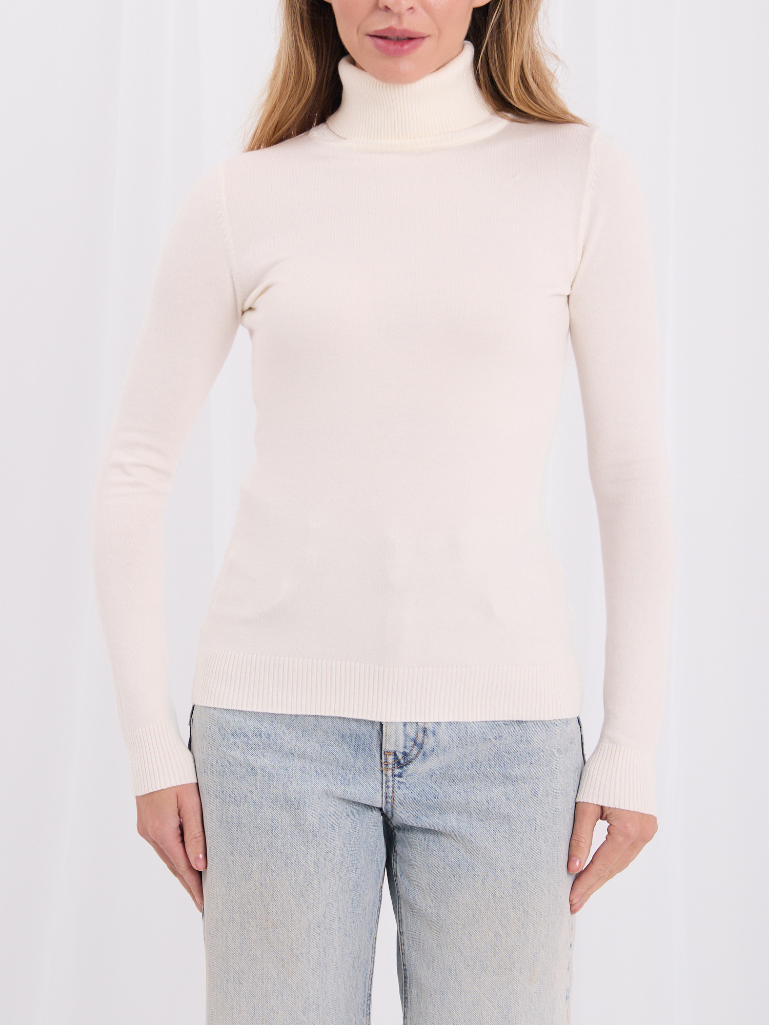 Ecru damski sweter golf slim fit