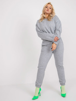 Šedý melírovaný dresový komplet plus size s kapsami.