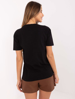 Czarny damski t-shirt z aplikacjami 