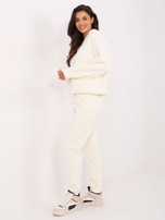 Ecru komplet alpaka ze ściągaczem na bluzie