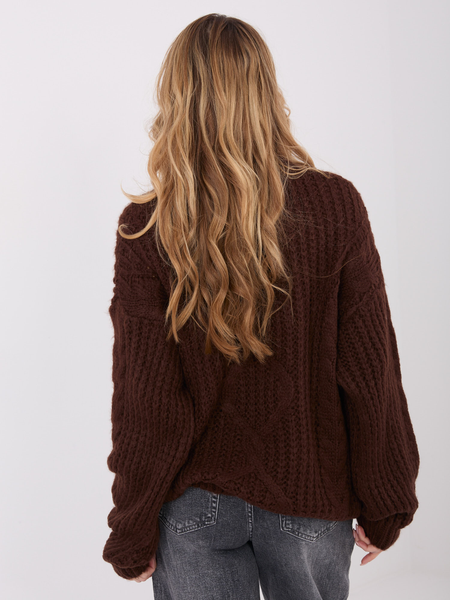 Sweter ciemny brązowy