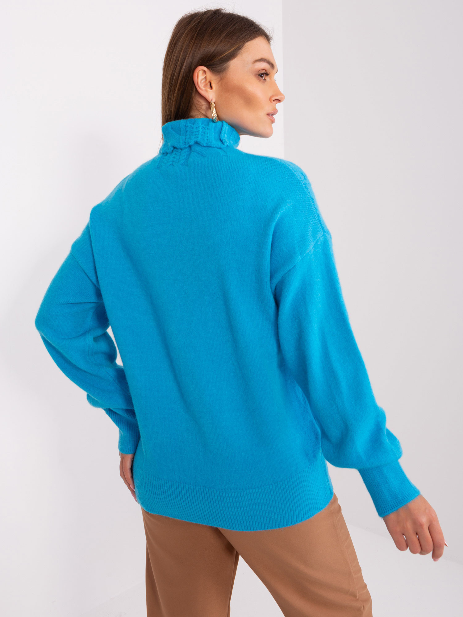 Sweter niebieski