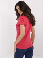 Koralowy dopasowany t-shirt basic z bawełny