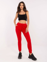 Hurtownia Czerwone dresowe spodnie basic jogger 