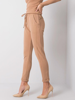 Camelowe spodnie Approachable