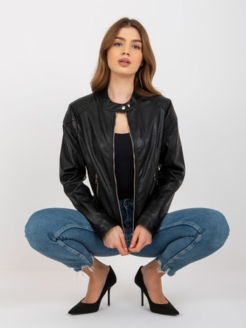 Hurtownia Czarna kurtka z ekoskóry biker z kieszeniami