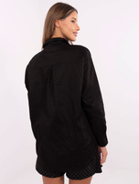 Hurtownia Czarna bawełniana koszula z broszką