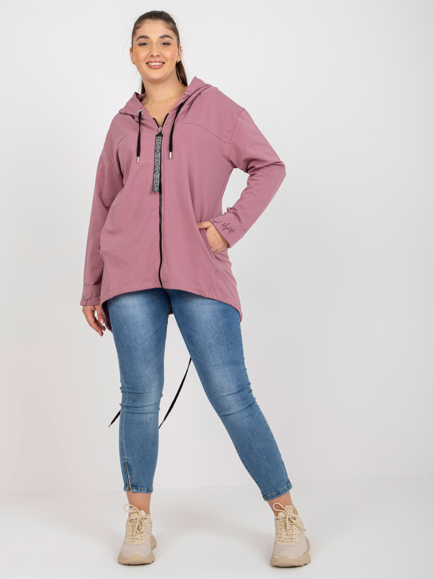 Brudnoróżowa rozpinana bluza plus size ze ściągaczem