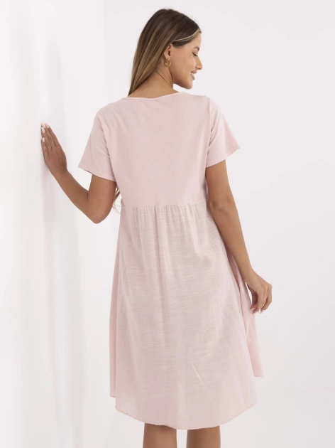 Jasnoróżowa bawełniana sukienka na lato