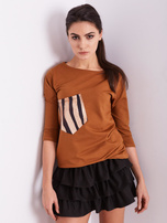 Brązowa damska bluzka z kieszonką