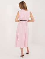 Jasnoróżowa garniturowa sukienka w paski