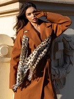 Hurt Beżowo-camelowy damski szal w panterkę
