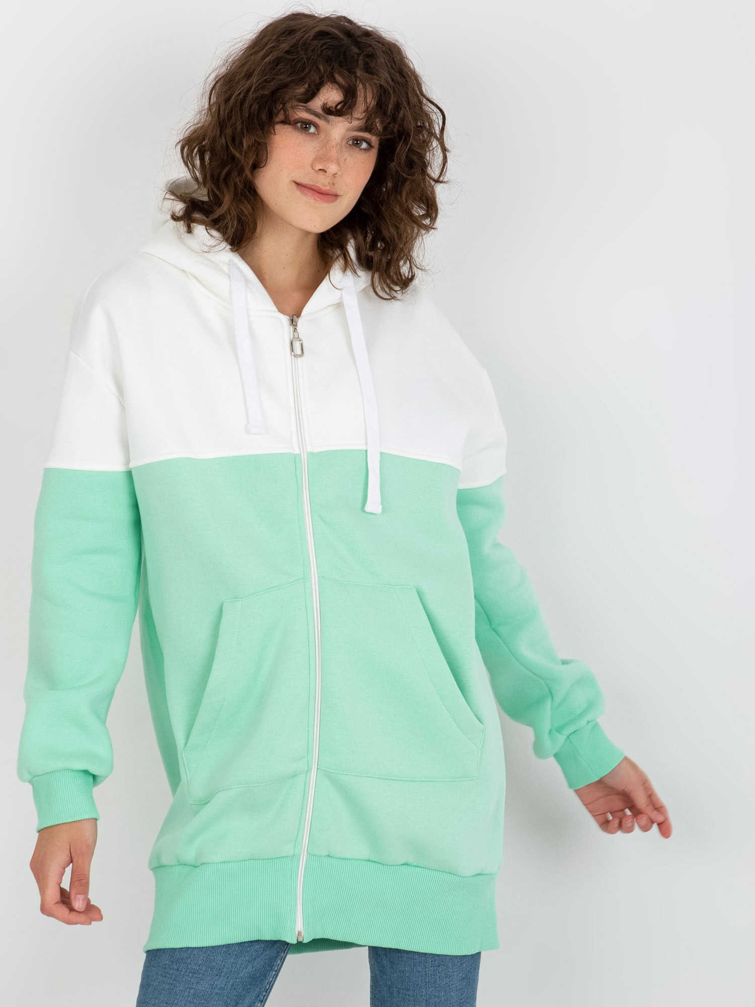 Ecru-miętowa dresowa długa bluza basic z kapturem