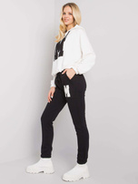 Ecru-czarny komplet z naszywką Danielle