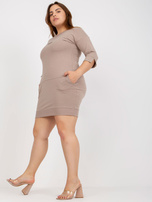 Beżowa bawełniana mini sukienka plus size z rękawem 3/4