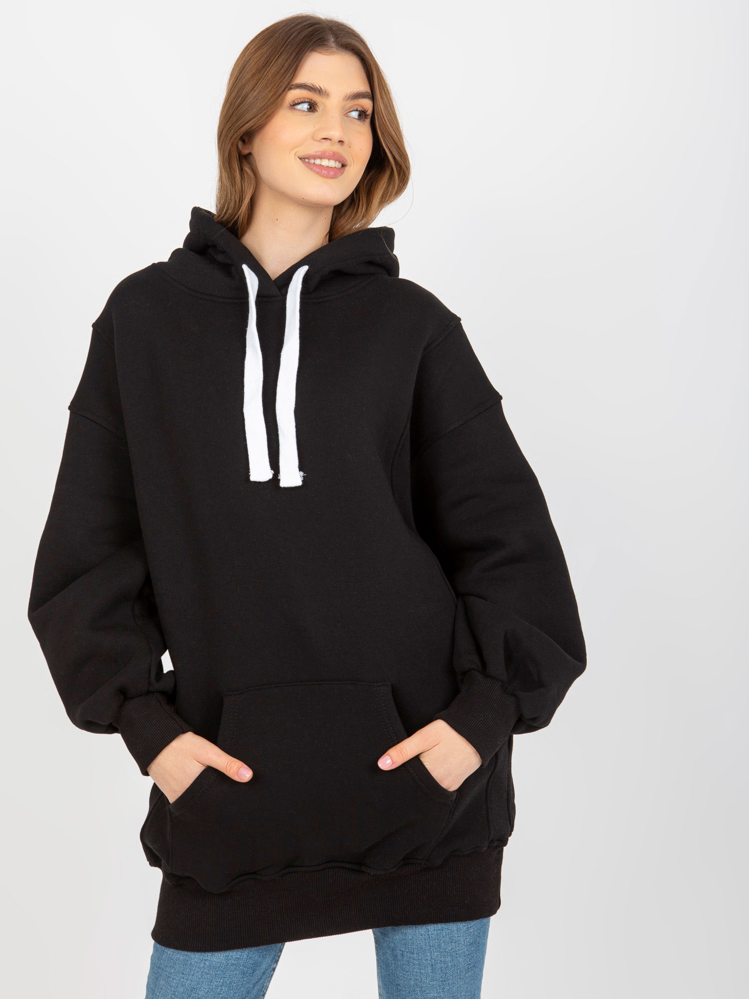 Czarna dresowa długa bluza basic o kroju oversize