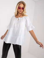 Bílá mušelínová blůza na den s volánem OCH BELLA.