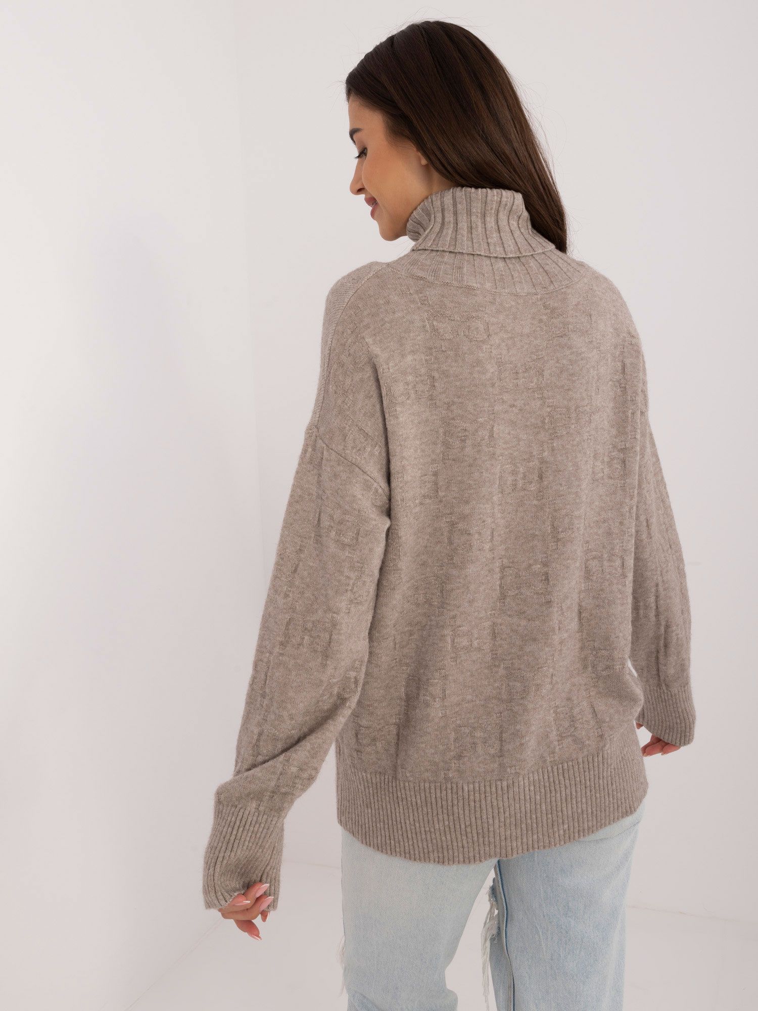 Sweter ciemny bezowy