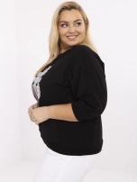 Czarna bluzka plus size z wyhaftowanymi kwiatami