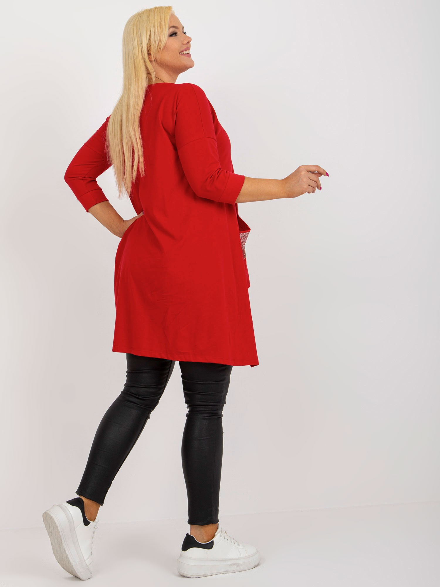 Czerwona długa bluzka plus size z rękawem 3/4