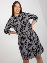 Hurt Czarno-biała elegancka sukienka plus size w welurowe wzory