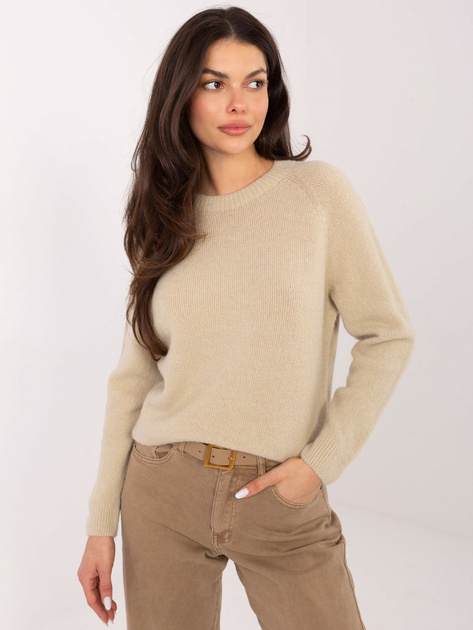 Beżowy damski sweter z miękkiej dzianiny