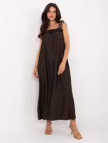 Dunkelbraunes Maxikleid für den Sommer.