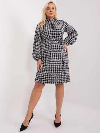 Hurt Szaro-czarna elegancka sukienka plus size w pepitkę