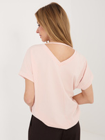 Jasnoróżowa bluzka z dekoltem na plecach RUE PARIS  