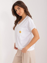 Hurtownia Biała damska bluzka z aplikacją w serek RUE PARIS