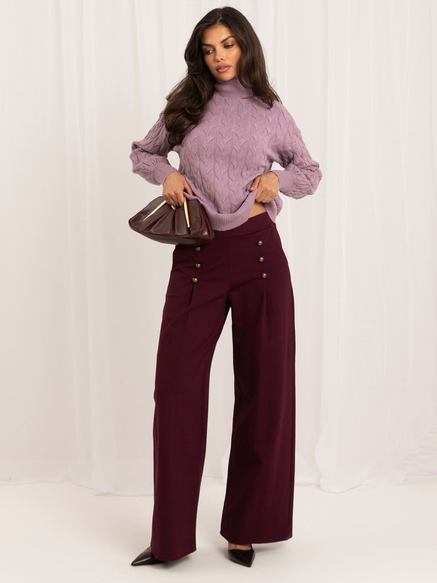 Light purple turtleneck sweater with viscose.