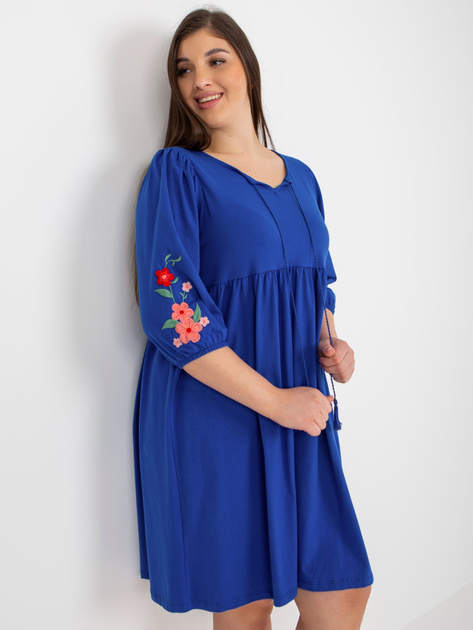 Hurt Ciemnoniebieska rozkloszowana sukienka plus size z haftem