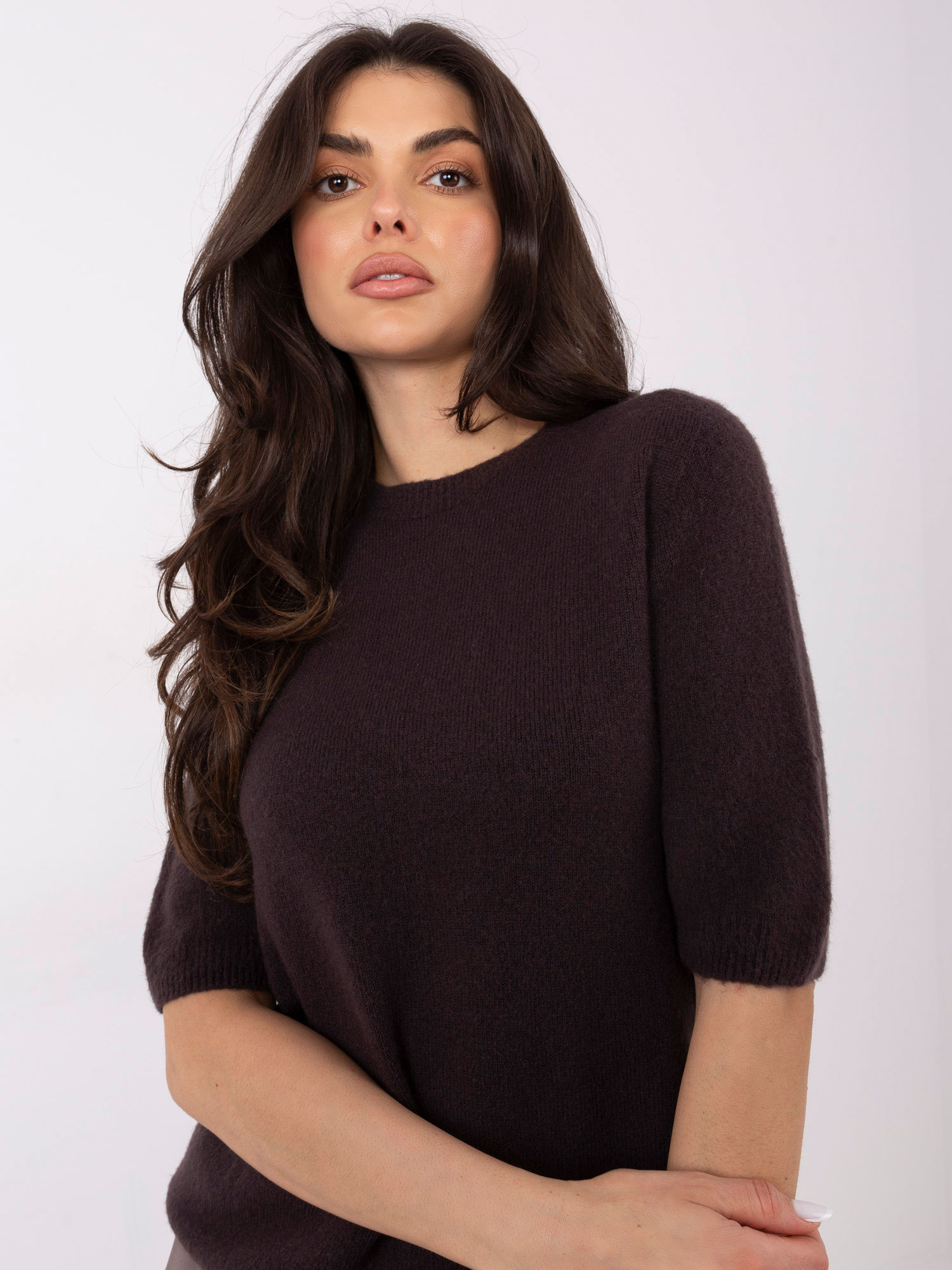 Sweter ciemny brązowy