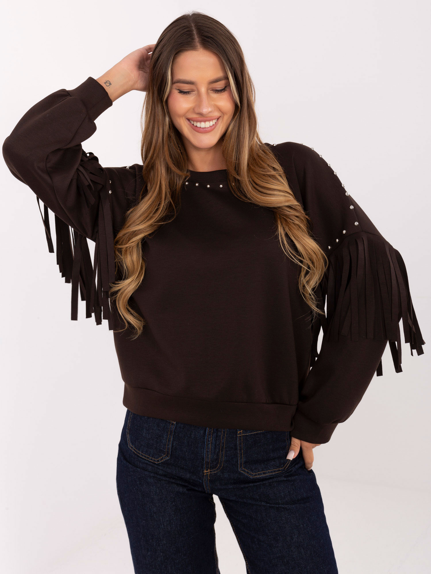 Czekoladowa bluza oversize z ćwiekami RUE PARIS 