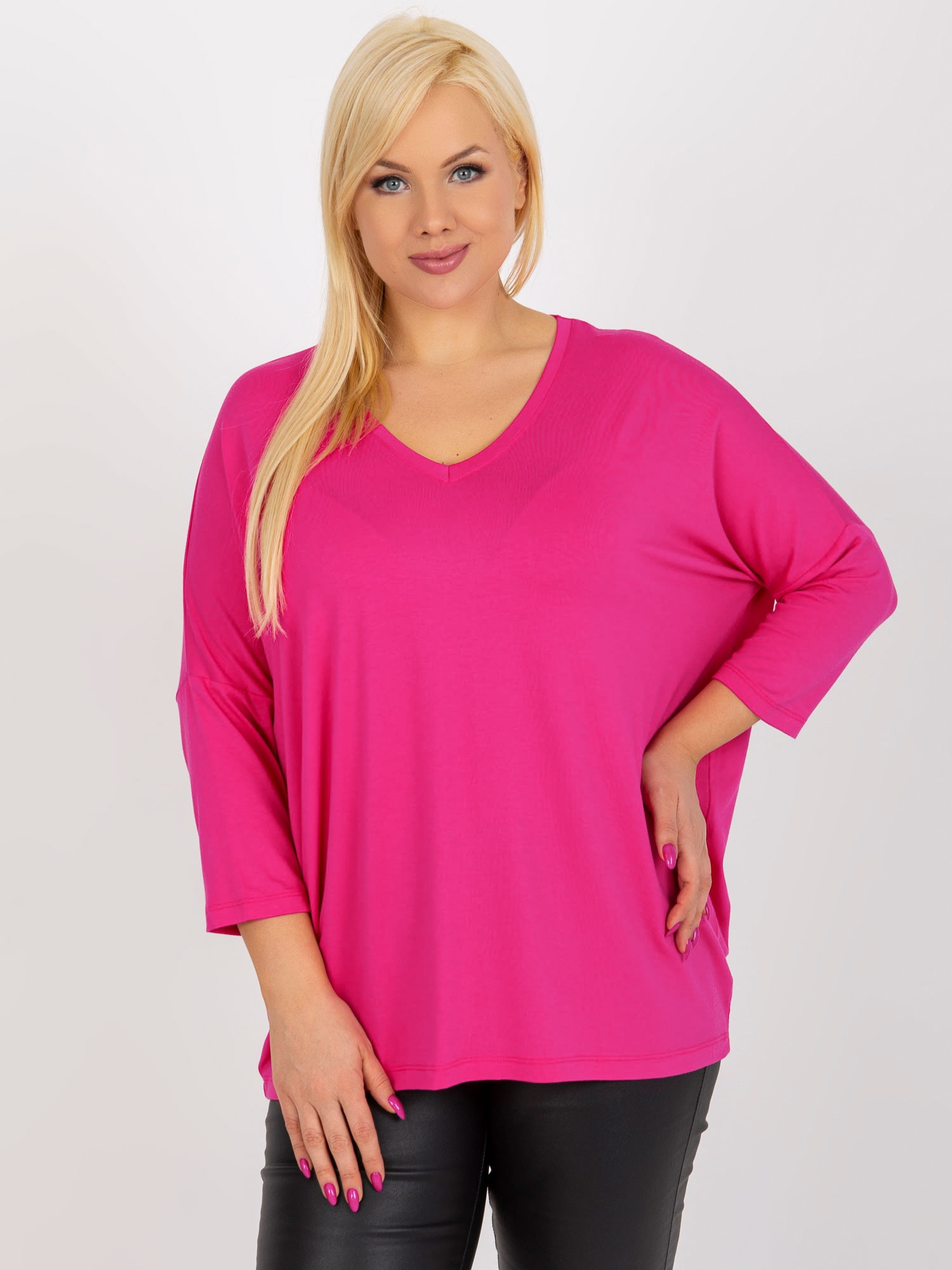 Ciemnoróżowa bluzka plus size basic z dekoltem V