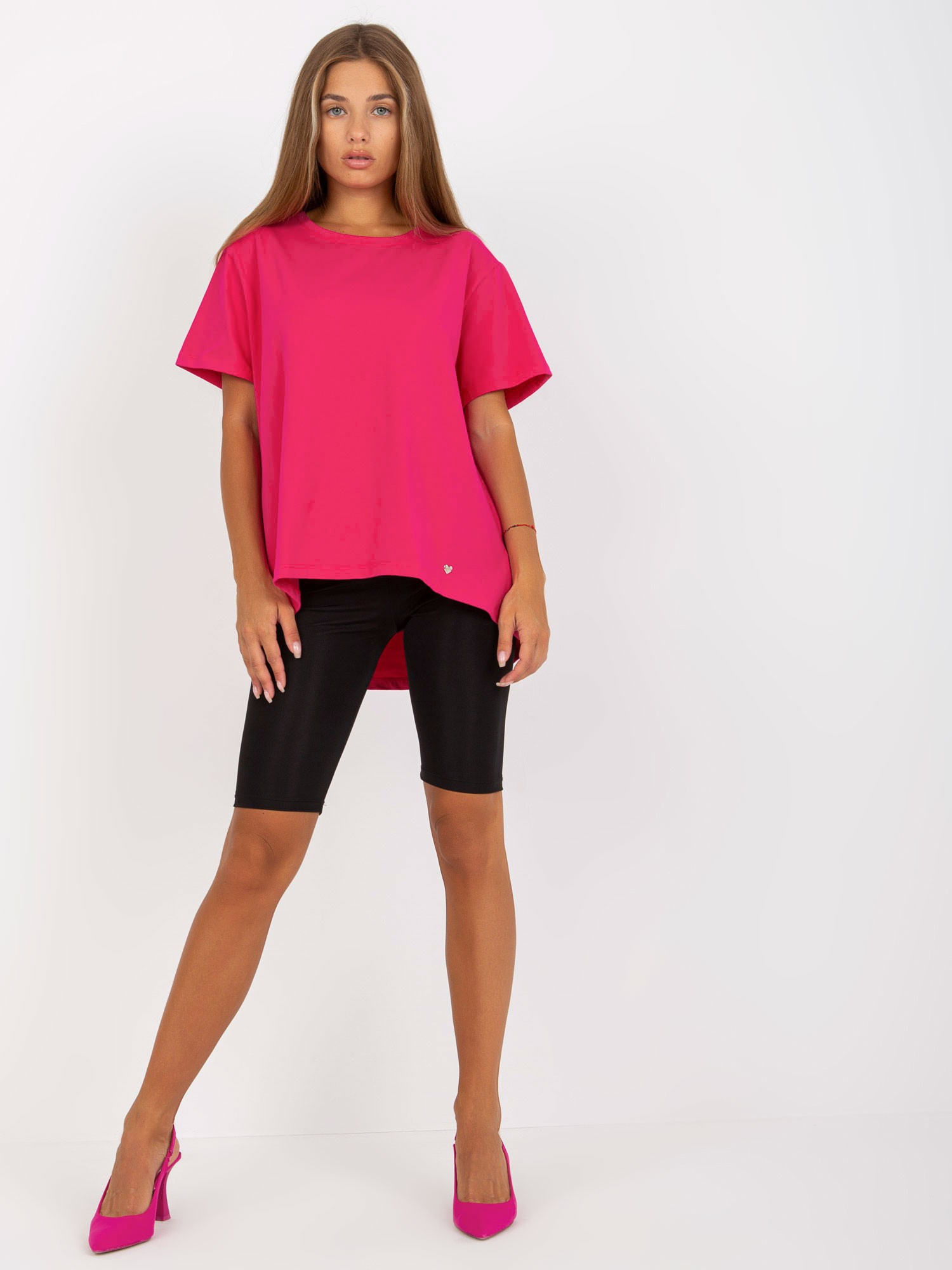 Fuksjowy asymetryczny t-shirt basic z bawełny