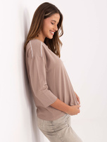 Ciemnobeżowa damska bluzka z napisem