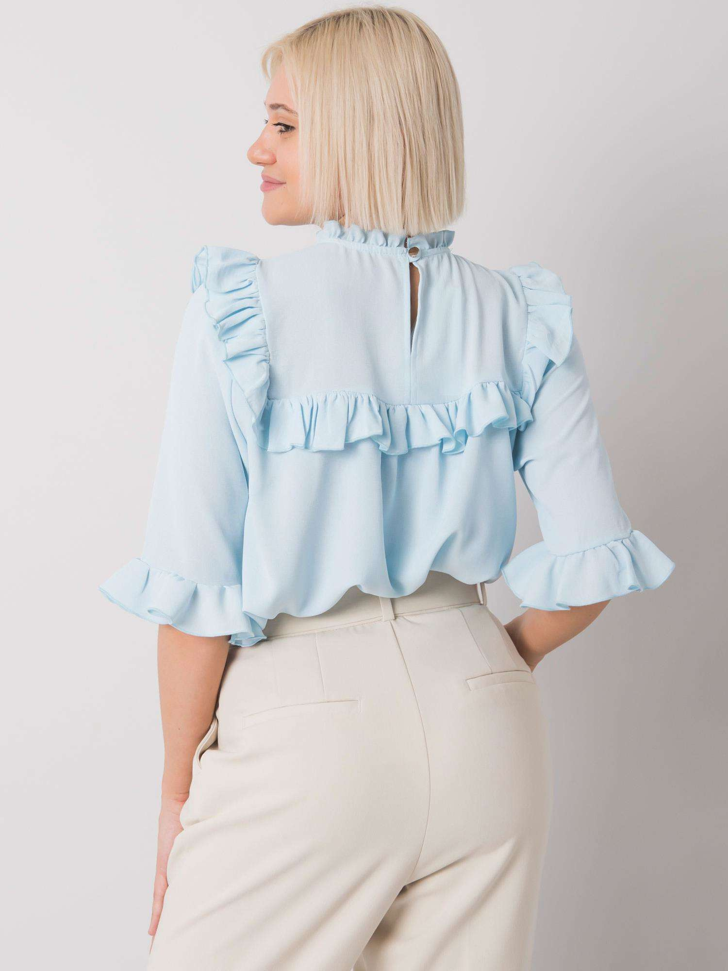 Himmelblaue Bluse mit Rüschen Limassol RUE PARIS.