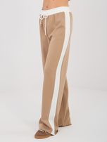 Ciemnobeżowy komplet z miękkiego materiału RUE PARIS 