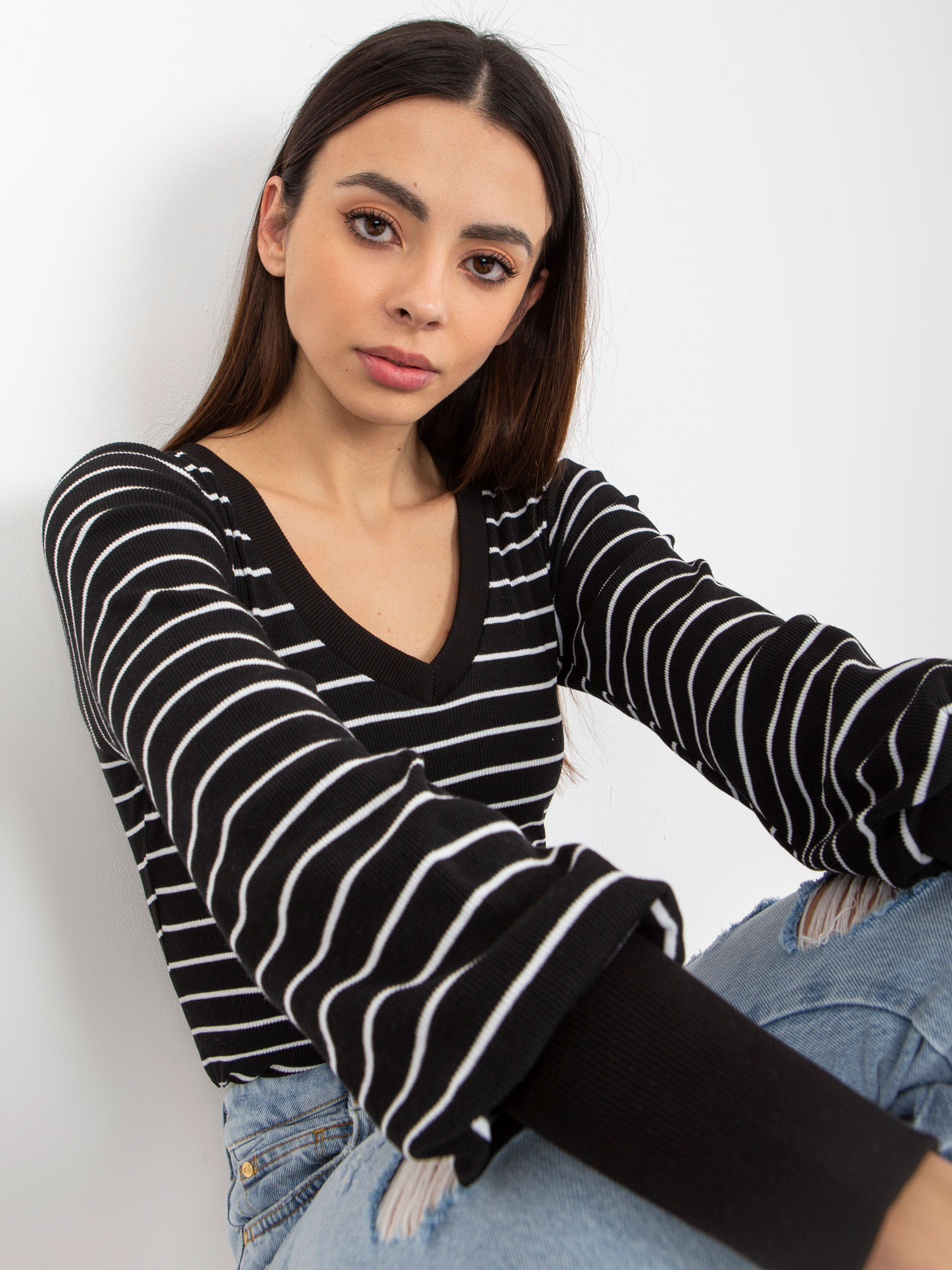Czarno-biała dopasowana bluzka w prążek BASIC FEEL GOOD