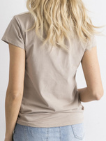 Beżowy t-shirt basic Peachy