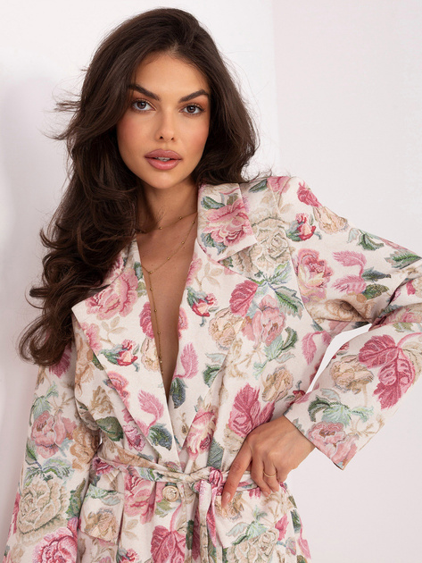 Różowa elegancka marynarka z wiązanym paskiem